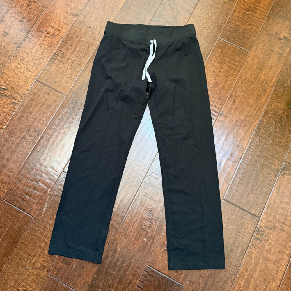 Figs Black Straight Leg Women's Scrub Pants with White Drawstring